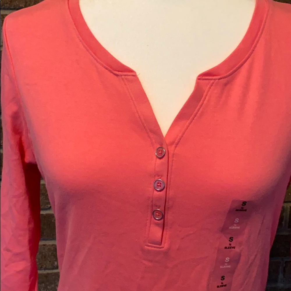 Top - Picture 2 of 4